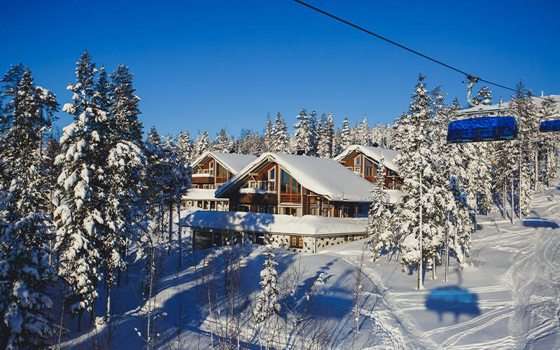 Verschneites Chalet in Mayrhofen